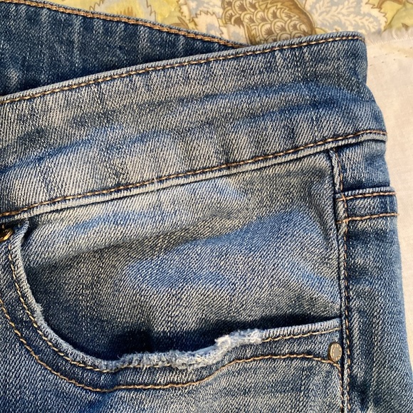WHBM 8 skinny jean crop.  Distressed some.  See pictures for fit, they stretch. - Picture 8 of 12